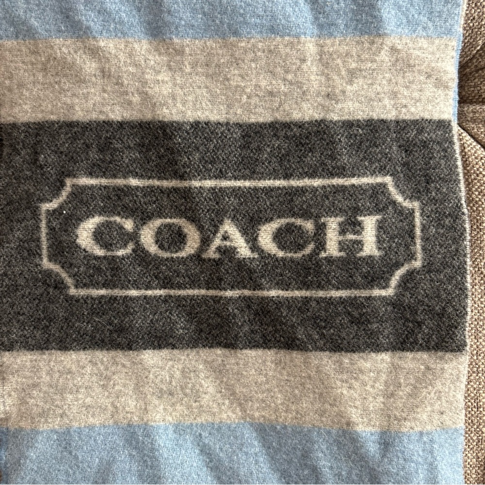 Coach lambswool scarf fringe made in Italy unisex - Picture 3 of 7